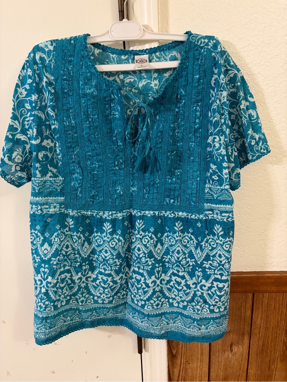 Bila Teal and White Embroidered Tie-Front Tunic size L